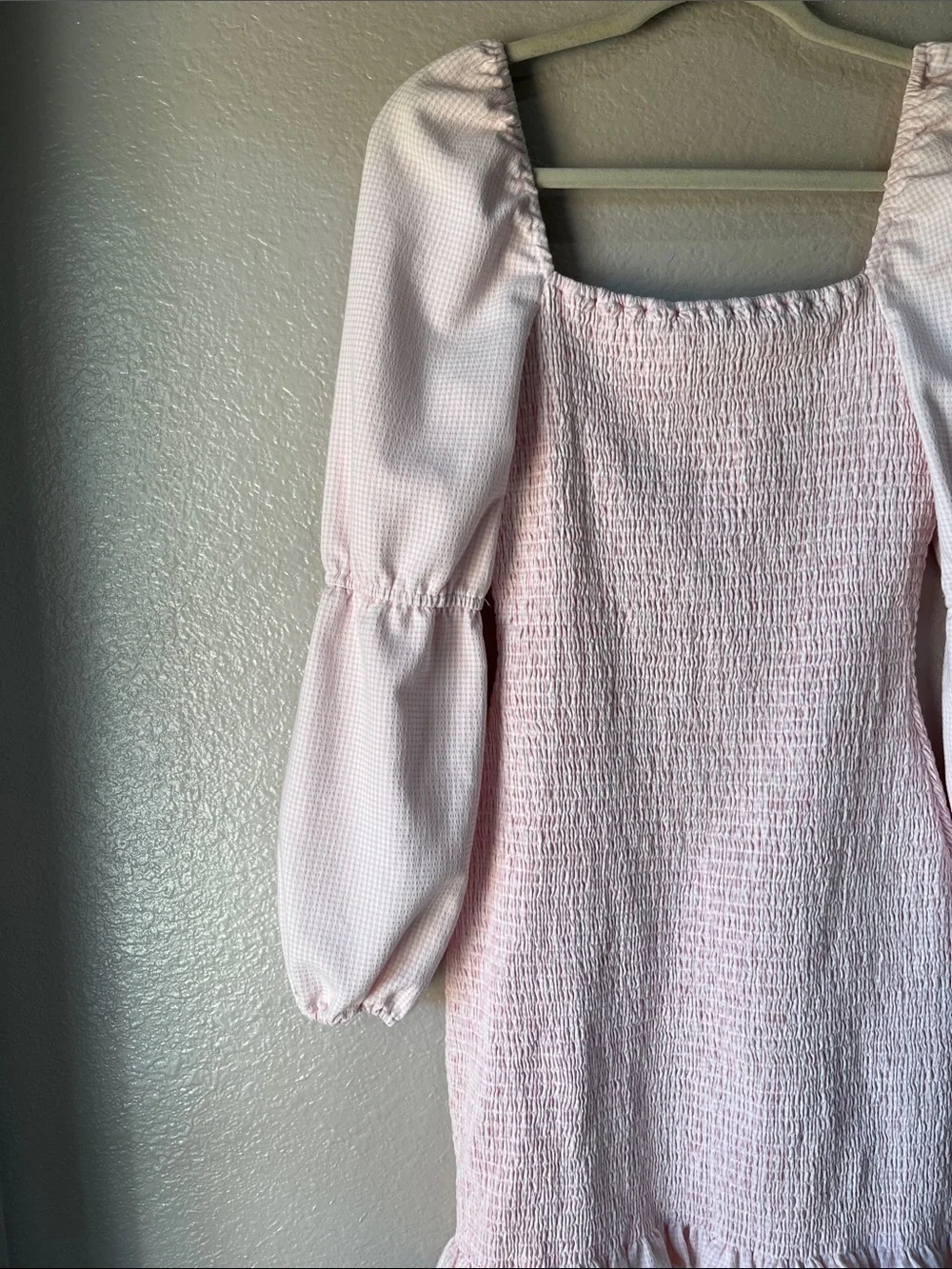 Gianni Bini Light Pink White Checkered Smocked Mini Dress Ruffle Sz M TC0314